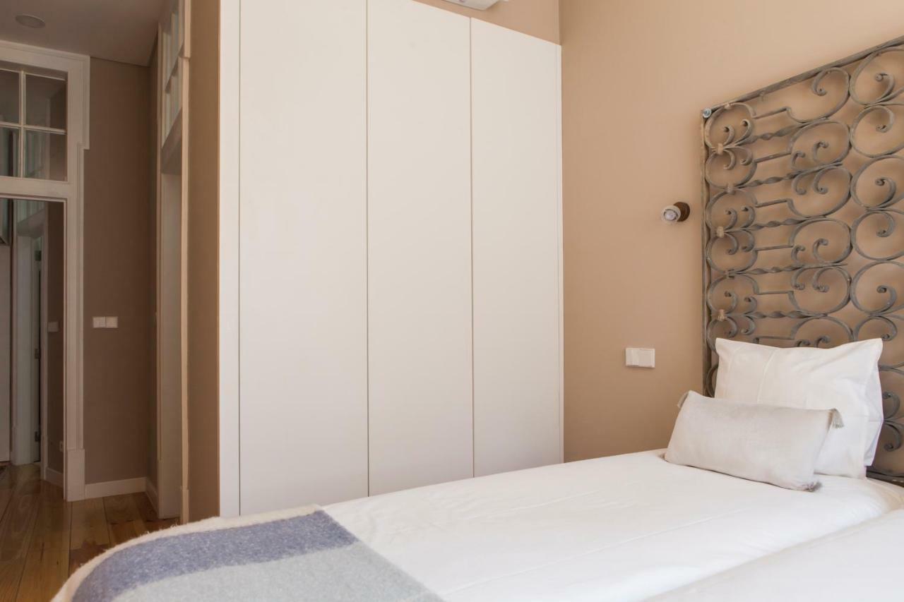 Alfama Baixa Spacious And Bright Apartment Blends The Historic And The Contemporary 2 Bedrs & 2 Bathrs Ac 18Th Century Building Lisboa Exterior foto